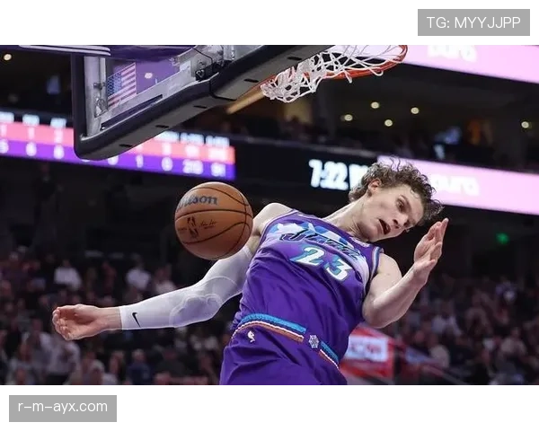 马尔卡宁利用挡拆拉开空间，提升三分命中率明显超过同队内线