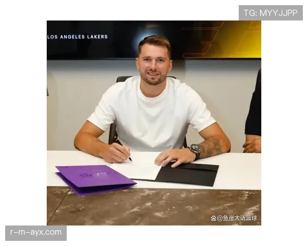 东契奇刚买的跑车，邻居估计得嫉妒哭了吧？